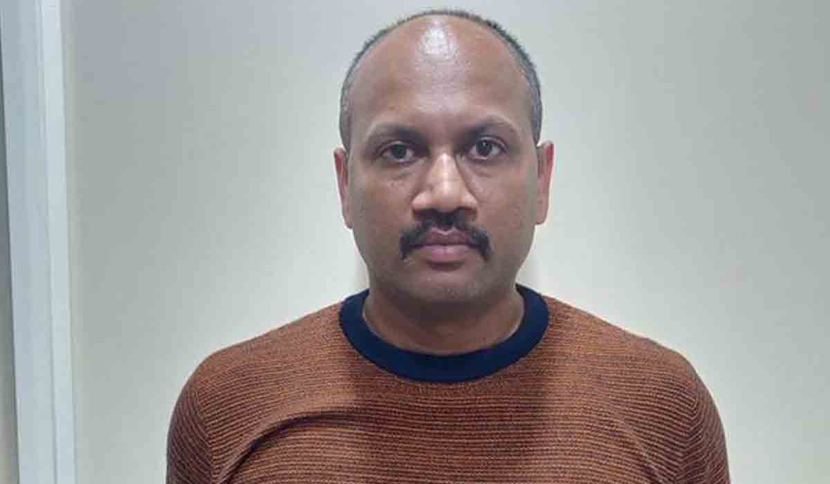 ఆర్య‌న్ ఖాన్ కేసులో ఎన్సీబీ సాక్షి కిర‌ణ్ గోస‌వి అరెస్ట్