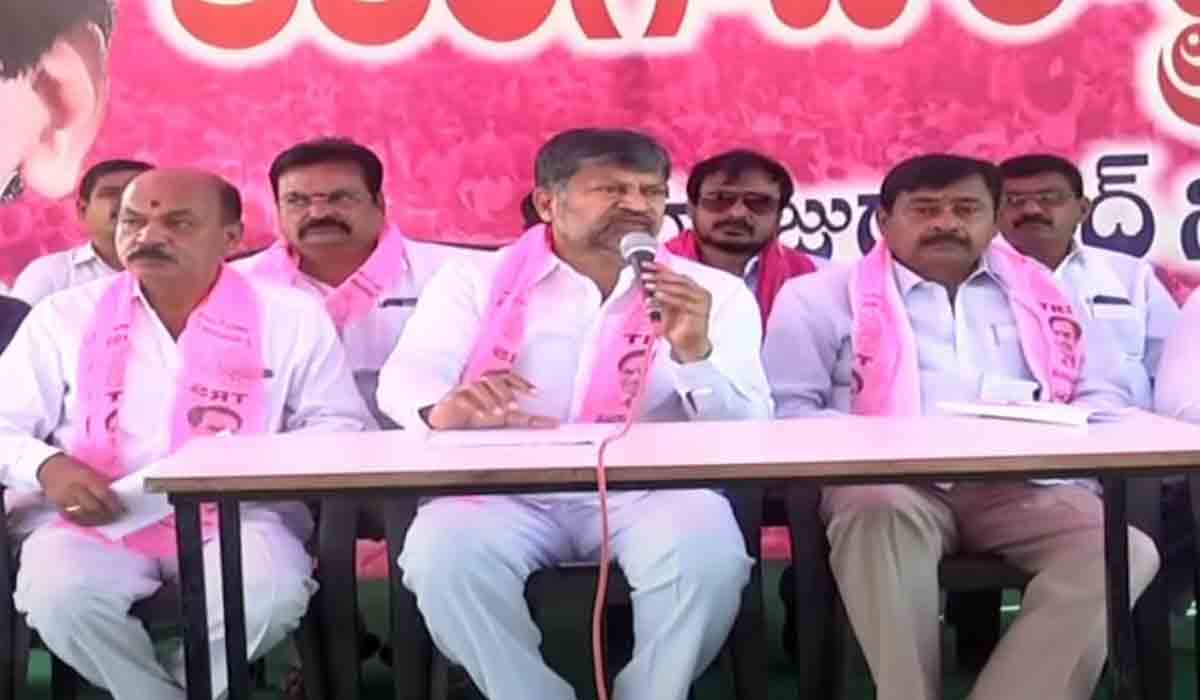 నేతన్నల నడ్డి విరుస్తున్న కేంద్ర ప్రభుత్వం: ఎల్‌ రమణ