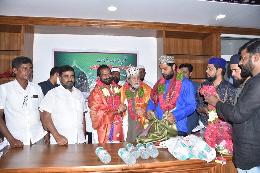 మహ్మద్‌ ప్రవక్తను ఆదర్శంగా తీసుకోవాలి