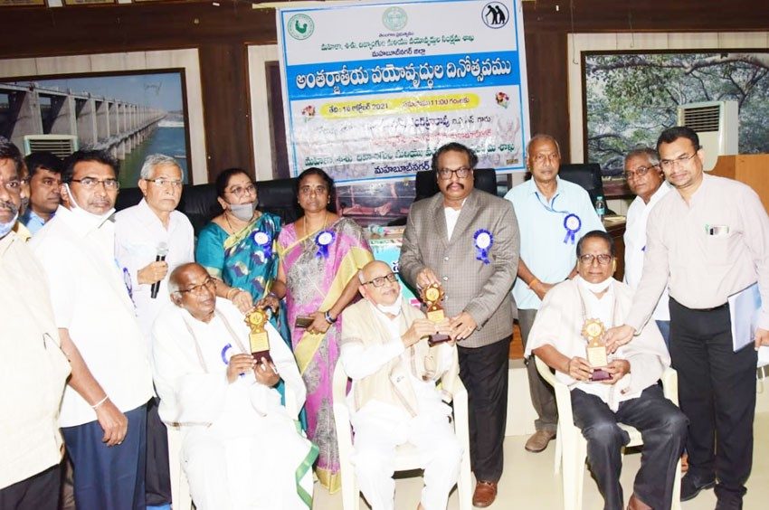 వయోవృద్ధులపై నిర్లక్ష్యం వద్దు