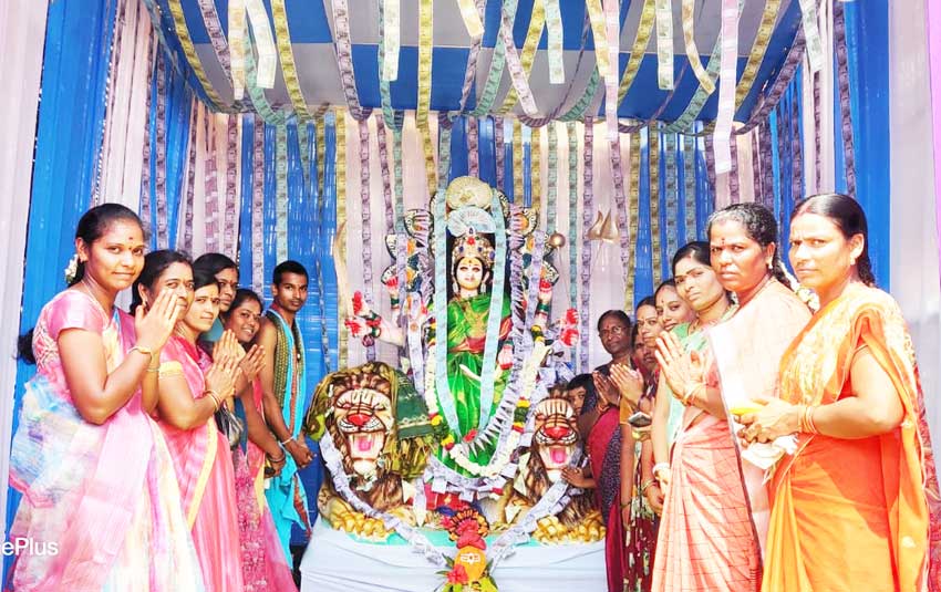 భక్తిశ్రద్ధలతో శరన్నవరాత్రి ఉత్సవాలు