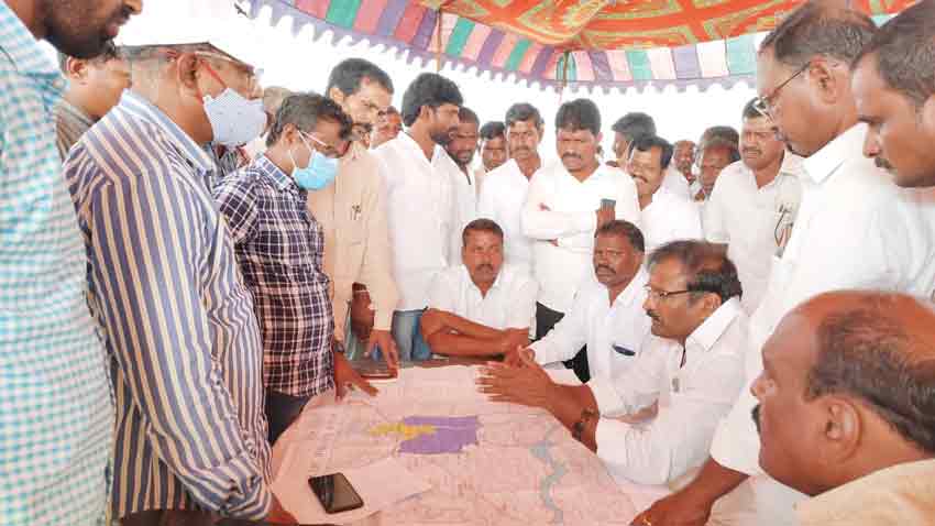 ఆపద్బాంధవుడు ముఖ్యమంత్రి కేసీఆర్‌