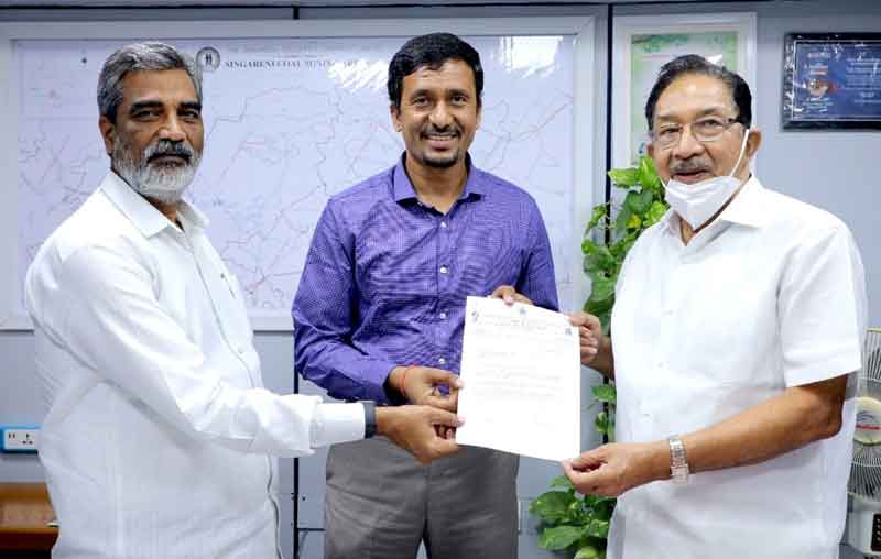 డైరెక్టర్‌ బలరాంకు టీబీజీకేఎస్‌ వినతి