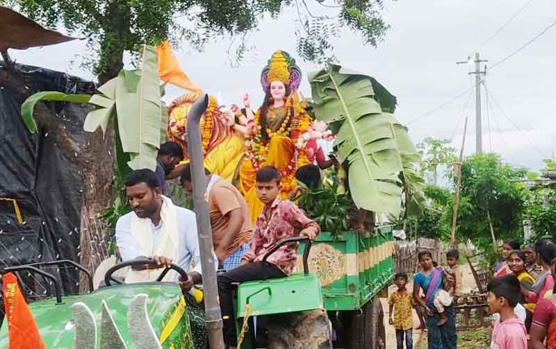 వెళ్లి రావమ్మ..దుర్గమ్మ తల్లీ..