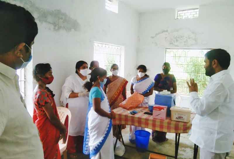 కొవిడ్‌ టీకా వేసుకోవాలి