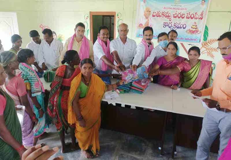 అన్ని పండుగలకూ ప్రాధాన్యం