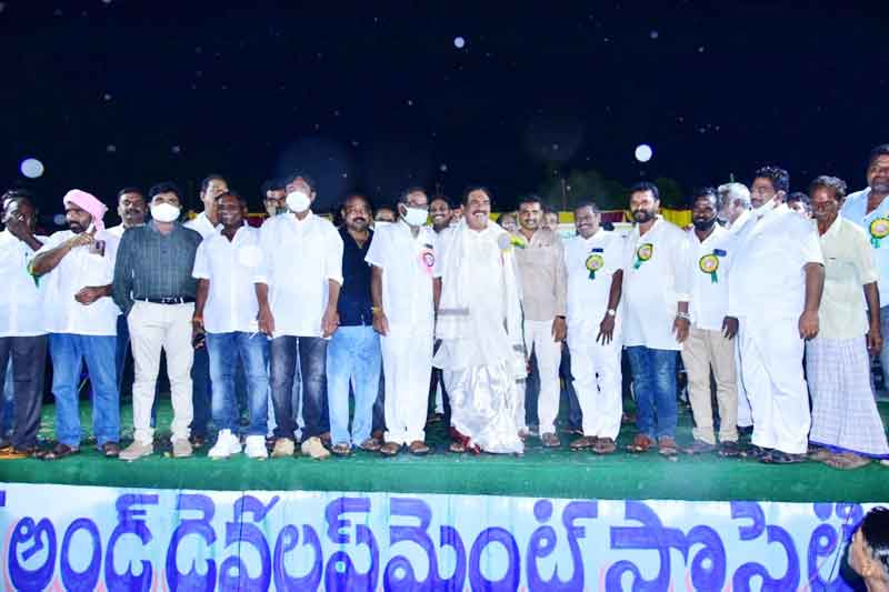 మంచి నడవడికతో ముందుకు సాగాలి