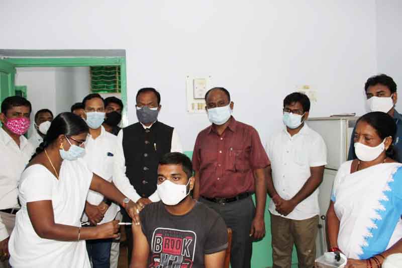 వ్యాక్సిన్‌తోనే రక్షణ