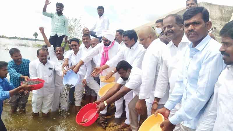 అన్నివర్గాల అభ్యున్నతే సీఎం కేసీఆర్‌ లక్ష్యం