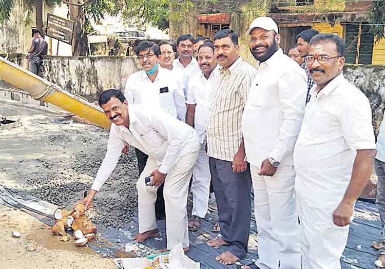 ఆదర్శ మున్సిపాలిటీలుగా తీర్చిదిద్దుతాం