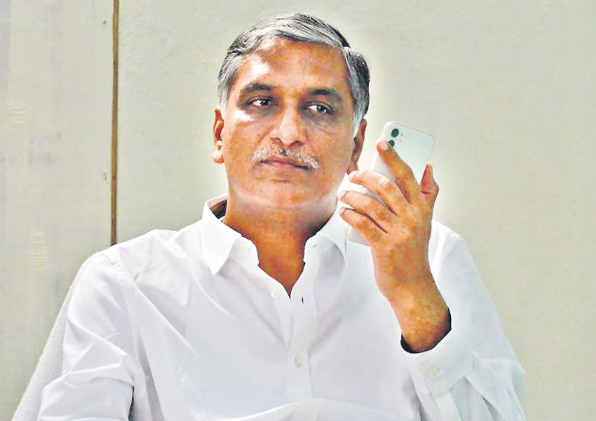 మహిళలందరికీ ప్రభుత్వ కానుకగా బతుకమ్మ చీరెలు అందించాలి