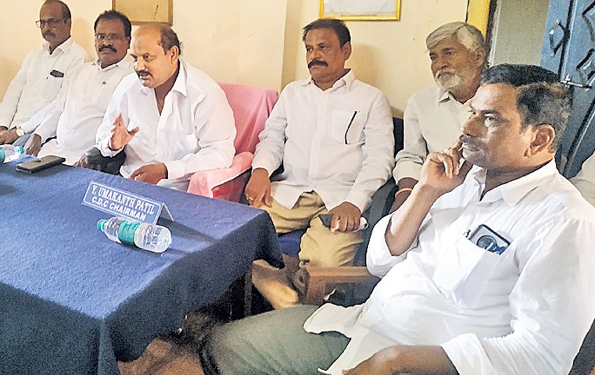 కాంగ్రెస్‌ నాయకులు బ్రోకర్లు