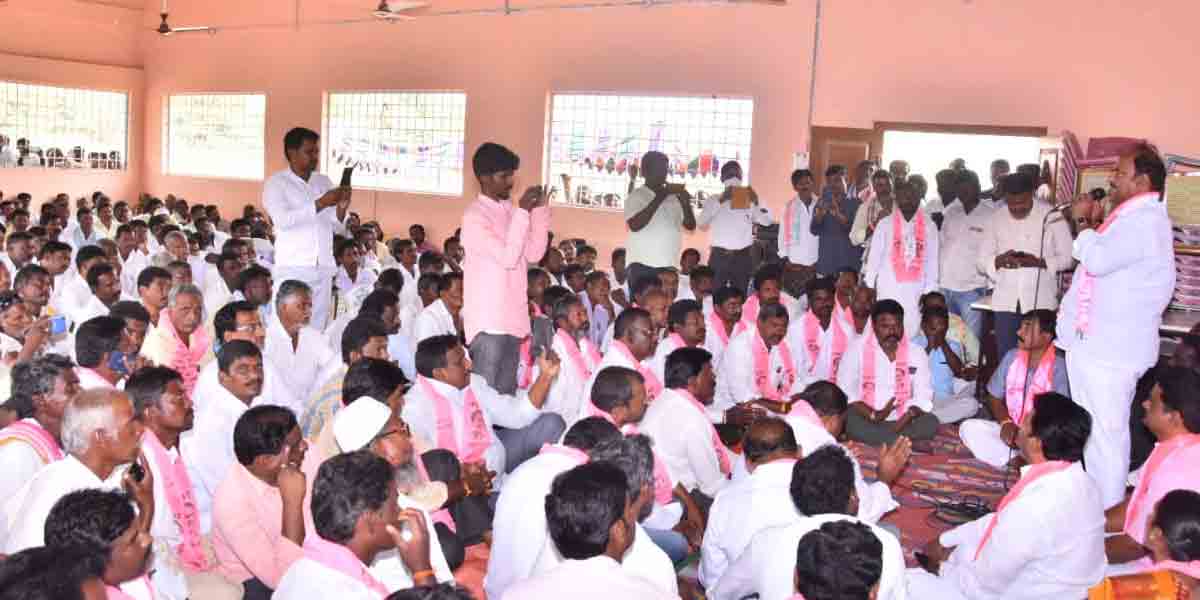 అన్ని వర్గాలకు టీఆర్‌ఎస్‌ అండా : ఎమ్మెల్యే కృష్ణమోహన్‌