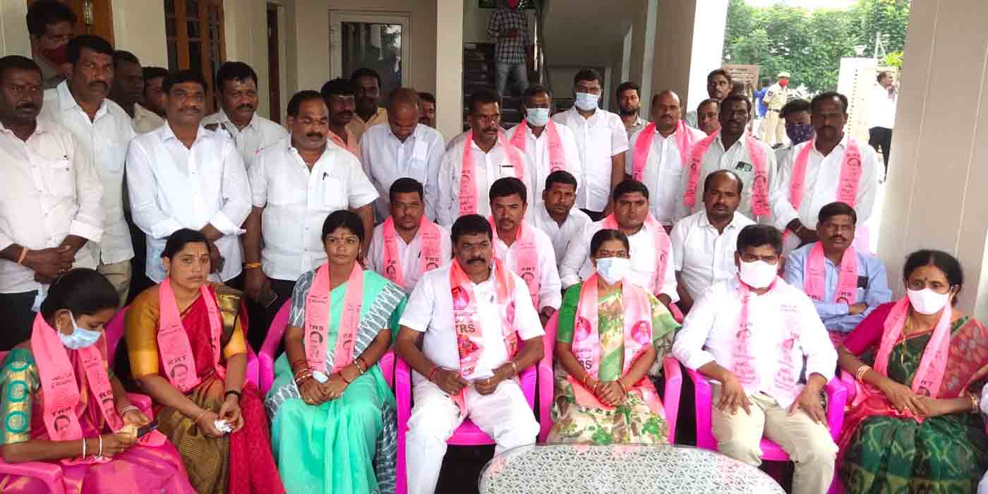 అల్మాస్‌పూర్ ఘ‌ట‌న‌: నిందితుడిని పార్టీ నుంచి బ‌హిష్క‌రించిన టీఆర్ఎస్‌