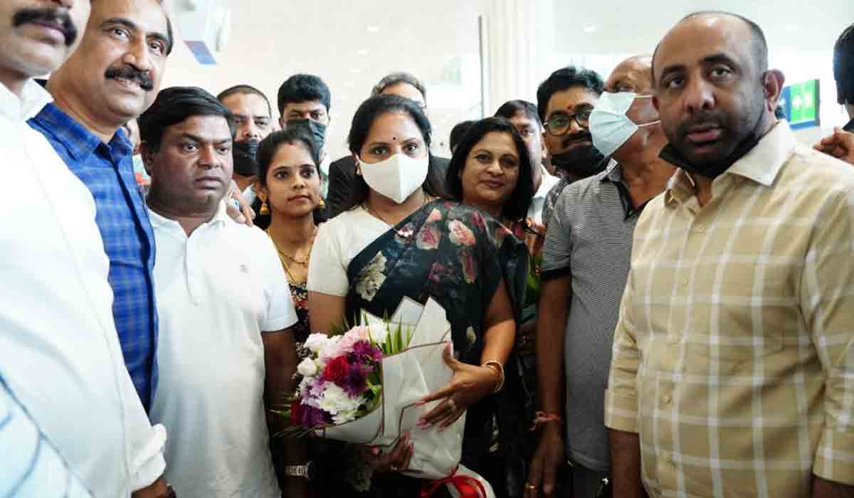 దుబాయ్ చేరుకున్న ఎమ్మెల్సీ కల్వకుంట్ల కవిత