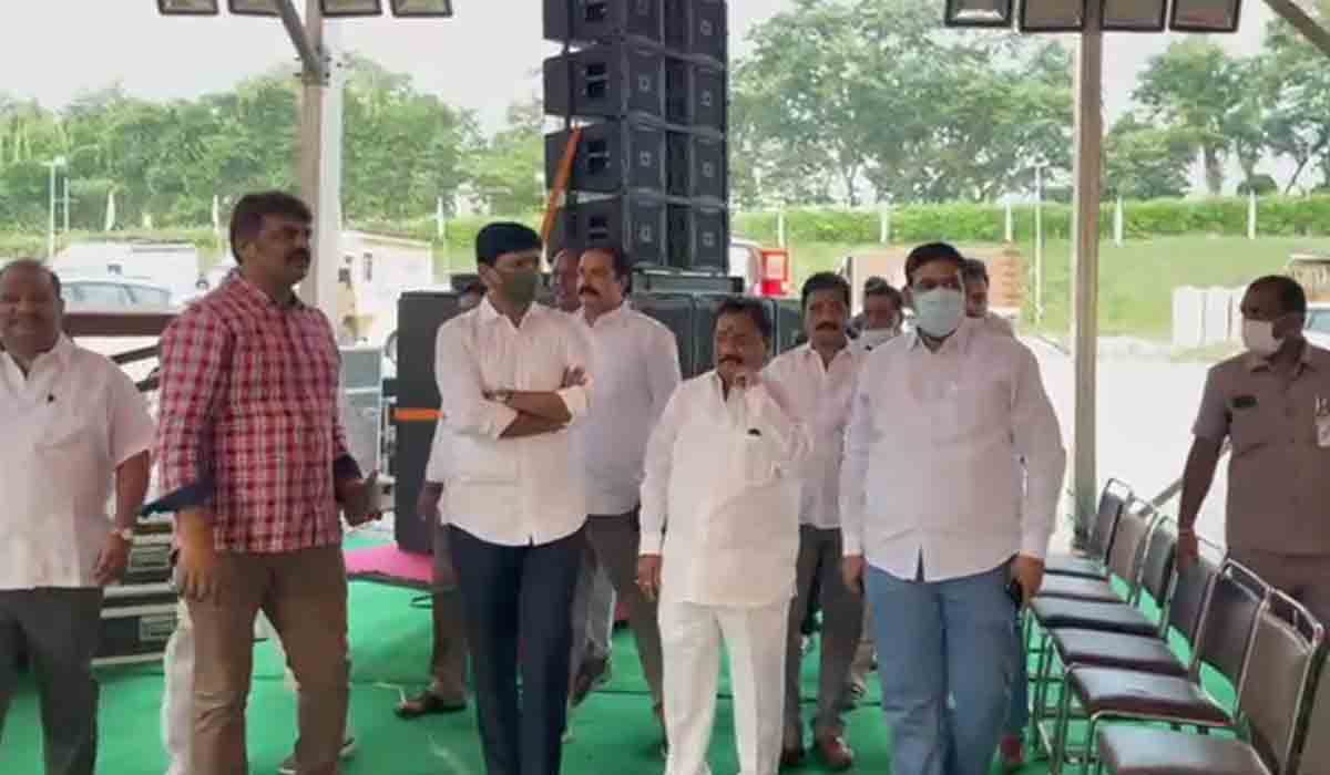 పండుగలా టీఆర్‌ఎస్‌ ద్విదశాబ్ది వేడుకలు: ఎంపీ సంతోష్‌ కుమార్‌