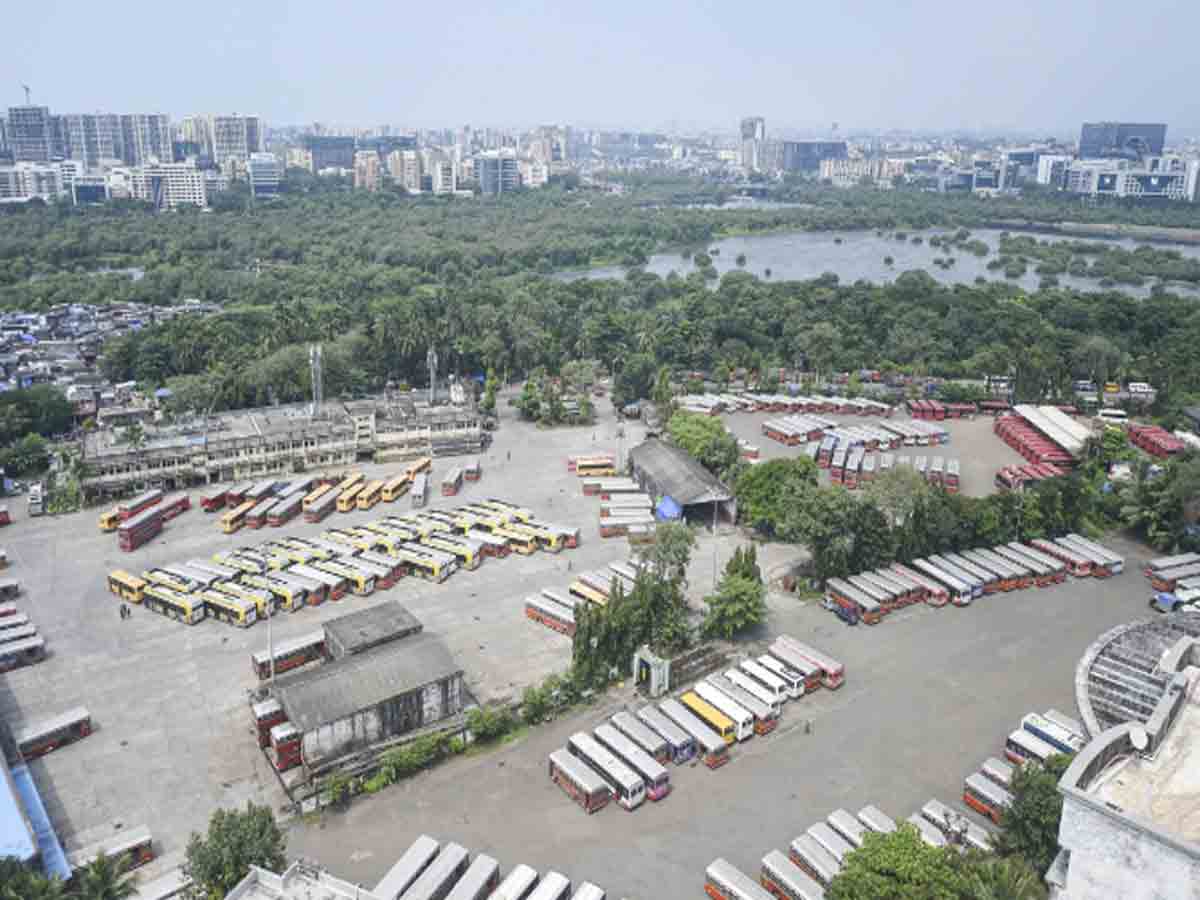 Maharashtra bandh: స్తంభించిన జనజీవనం.. 9 బస్సులు ధ్వంసం