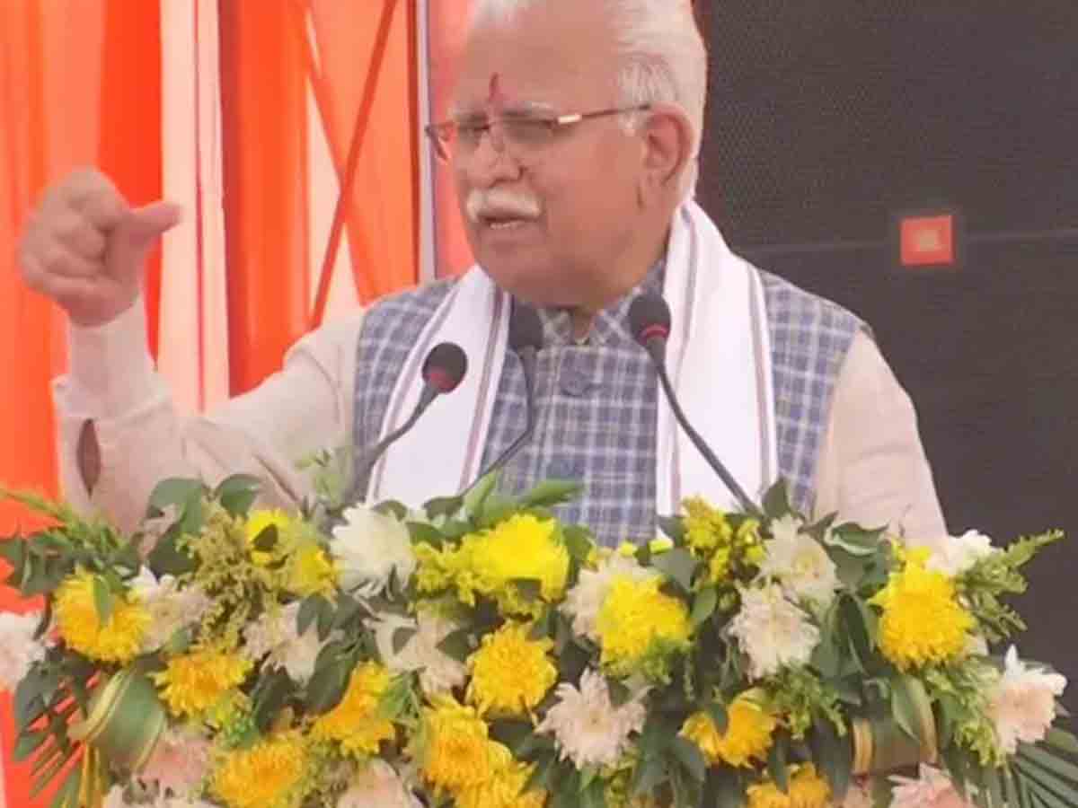 స్మార్ట్‌ వాచ్‌తో అధికారుల కదలికలు గమనిస్తాం: హర్యానా సీఎం