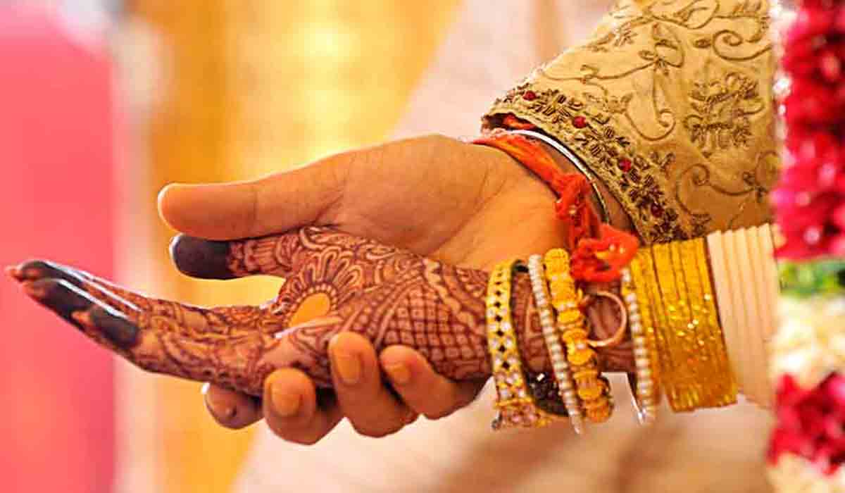 రెచ్చగొట్టే పాటకు వధువు డ్యాన్స్‌.. పెండ్లి వేదికపైనే విడాకులిచ్చిన వరుడు