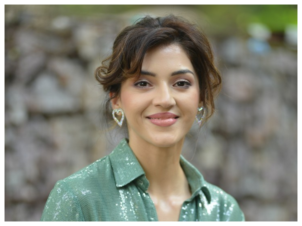 Mehreen Pirzada | మెహ్రీన్ పిర్జాదా ఇంటర్వ్యూ ఫొటోలు..