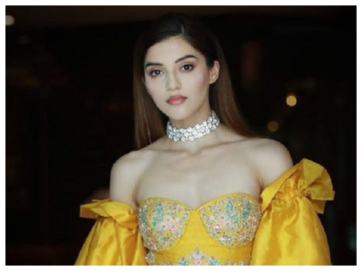 Mehreen Pirzada | అందాలతో కనువిందు చేస్తున్న మెహ్రీన్..