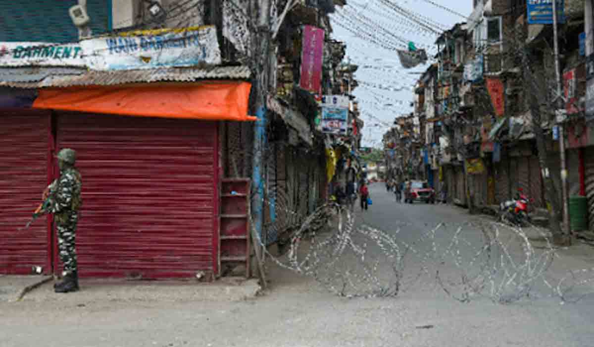 జ‌మ్మూక‌శ్మీర్‌.. ఇద్ద‌రు అనుమానితులు అరెస్ట్