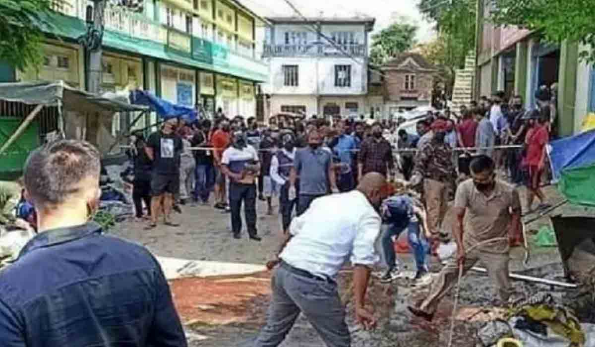 భార్య‌ను చంపేందుకు మాన‌వ బాంబుగా మారిన భ‌ర్త‌.. ఇద్ద‌రూ మృతి