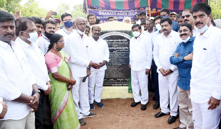 వరి వేస్తే..ఉరేసుకున్నట్టే..