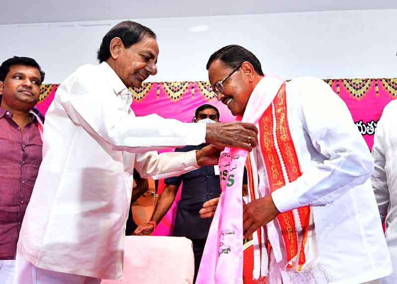 టీఆర్‌ఎస్‌లో చేరిన మోత్కుపల్లి