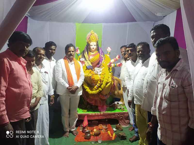 లలితాదేవి అలంకరణలో వాసవీమాత