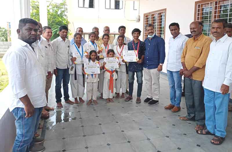 ప్రభుత్వ పథకాలను ప్రజల్లోకి తీసుకెళ్లాలి