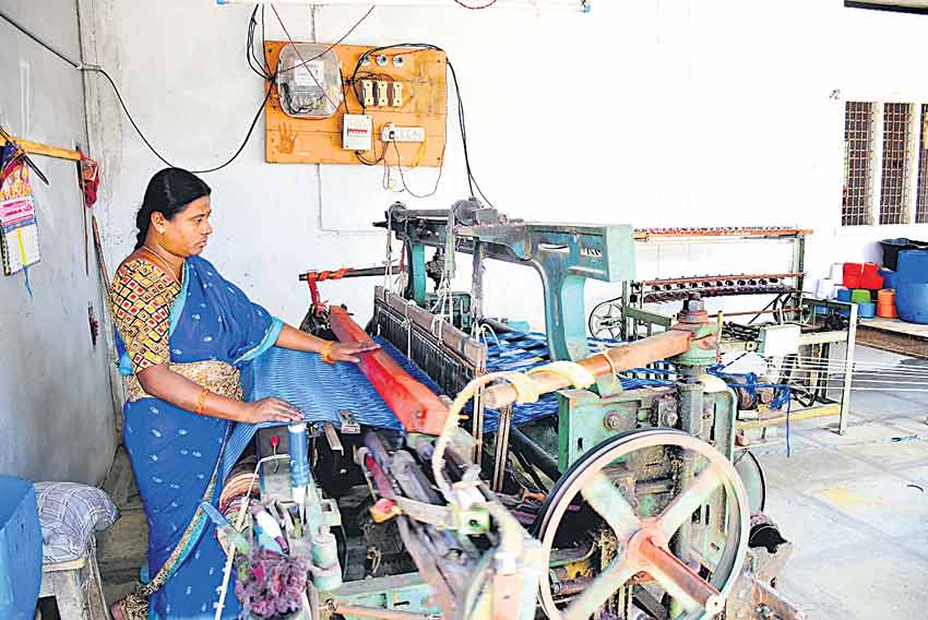 కేసీఆర్‌ అల్లిన ఆ‘ధారం’