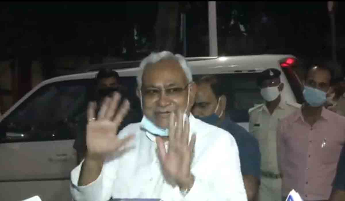 Nitish Kumar: అత‌డు కావాల‌నుకుంటే న‌న్ను కాల్చేయ‌వ‌చ్చు: బీహార్ సీఎం చ‌మ‌త్కారం