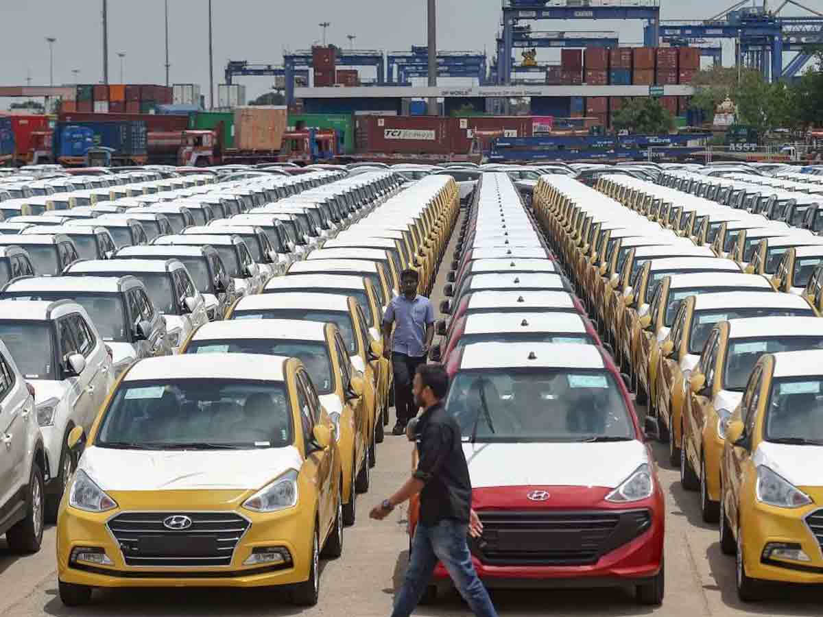 Old Car Renewal | మీరు 15 ఏండ్లు దాటిన కారు వాడుతున్నారా..  మీ జేబుకు చిల్లు పడినట్టే!