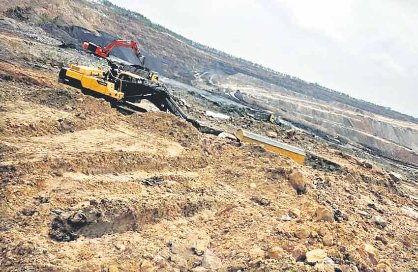 సింగరేణిని మింగేస్తున్న కేంద్రం!