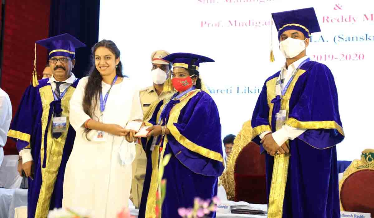 OU Convocation | కలల సాకారానికి శ్రమించాలి.. ఓయూ స్నాతకోత్సవంలో గవర్నర్‌ తమిళిసై