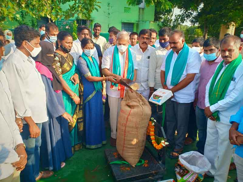 పథకాలతో రైతన్నకు భరోసా