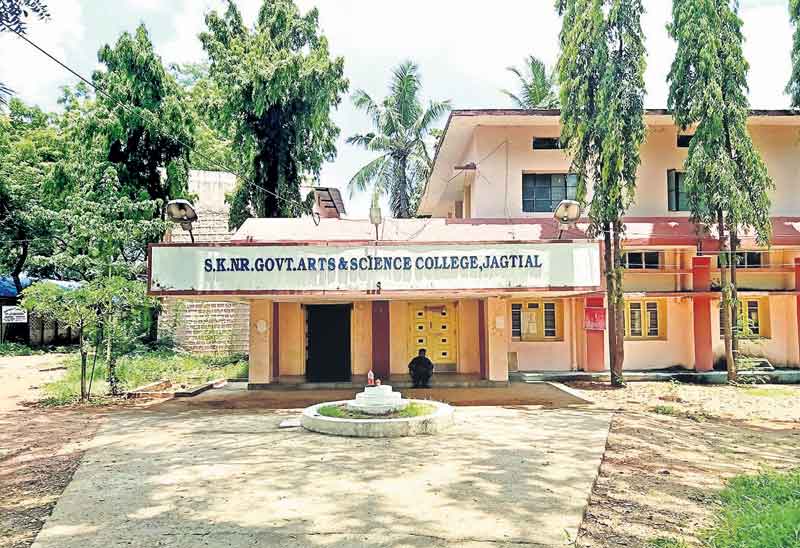 ఆ విద్యాలయం.. ఓ నందనవనం