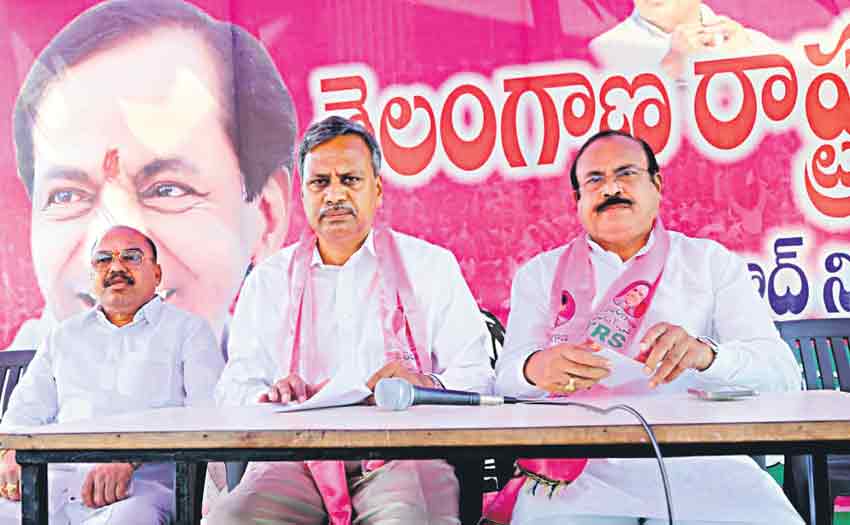 దొంగే దొంగ అన్నట్టు బీజేపీ వ్యవహారం