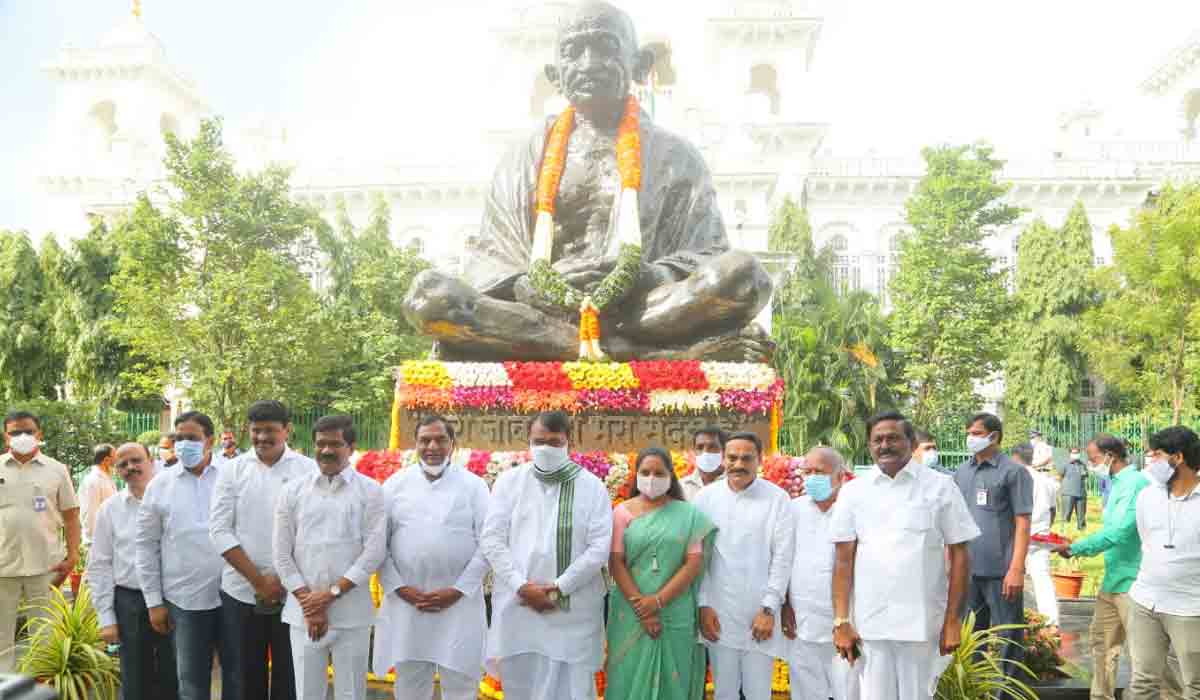 గ్రామ స్వ‌రాజ్యం కోసం పున‌రంకితం కావాలి : స్పీక‌ర్ పోచారం