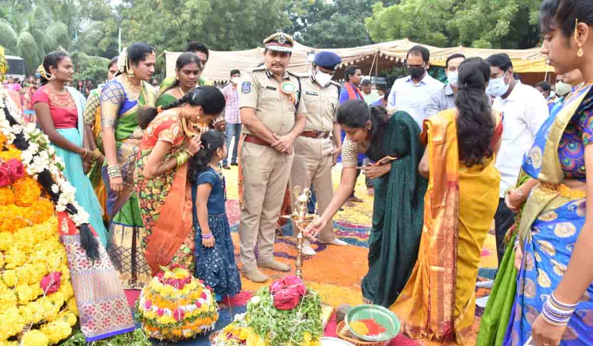 Bathukamma | రాచకొండ పోలీసుల బతుకమ్మ సంబురాలు