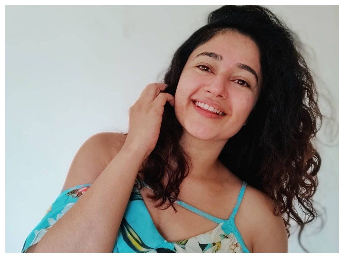 Poonam Bajwa | పూనమ్ బజ్వా లేటెస్ట్ పిక్స్..