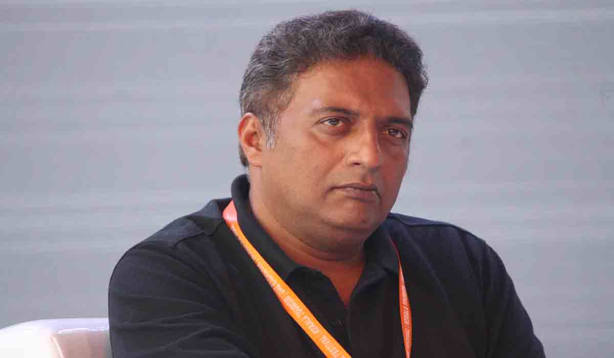 PrakashRaj | ‘మా’ ఎన్నిక‌ల్లో పోటీ చేయ‌డం వృథా.. ప్ర‌కాశ్‌రాజ్ భావోద్వేగం