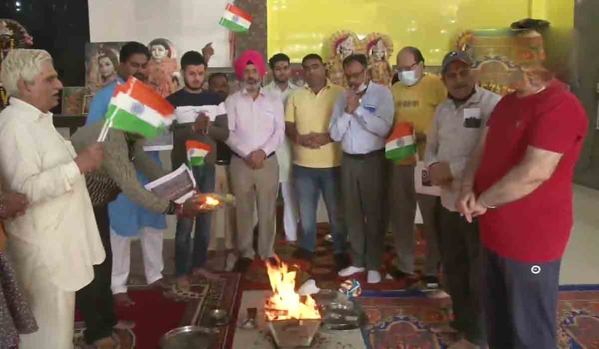 Cricket fans prayers: పాకిస్థాన్‌పై భార‌త్ గెలువాల‌ని అభిమానుల పూజ‌లు