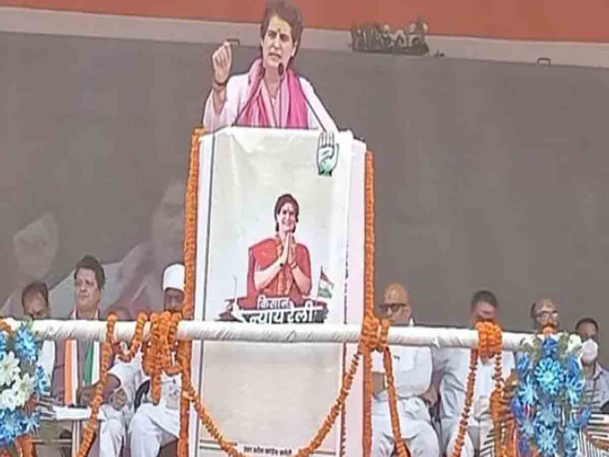 మోదీ స్నేహితులకు తప్ప.. ఎవరికీ భద్రత లేదు: ప్రియాంక గాంధీ