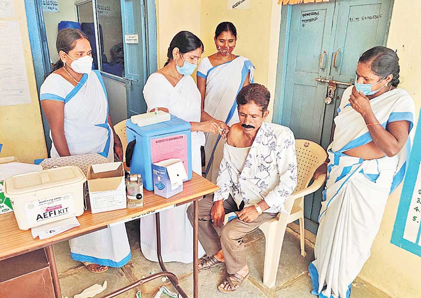 వేగంగా వ్యాక్సినేషన్‌ ప్రక్రియ