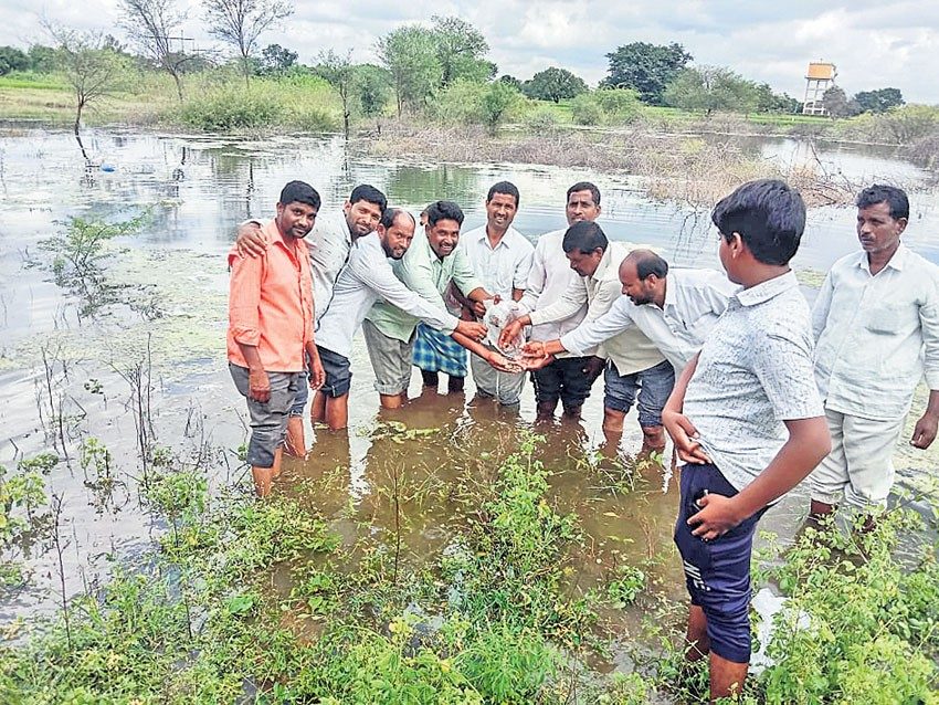 కుల వృత్తులకు ప్రాధాన్యం