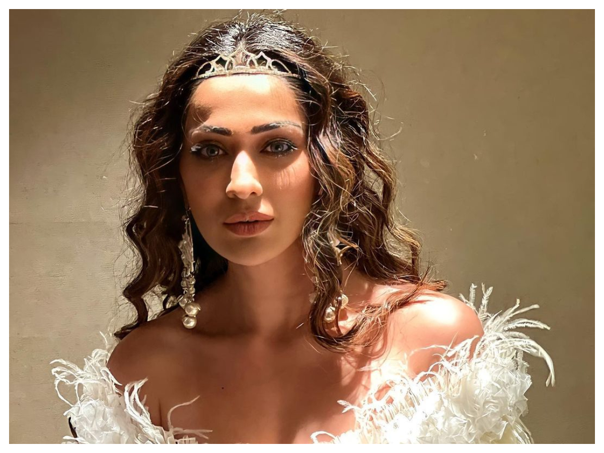 Raai Laxmi | అదిరే అందాలతో కైపెక్కిస్తున్న రాయ్ లక్ష్మీ..