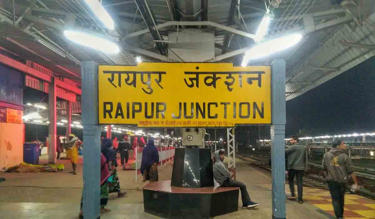 ఛ‌త్తీస్‌గ‌ఢ్‌లో పేలుడు.. న‌లుగురు జ‌వాన్ల‌కు గాయాలు