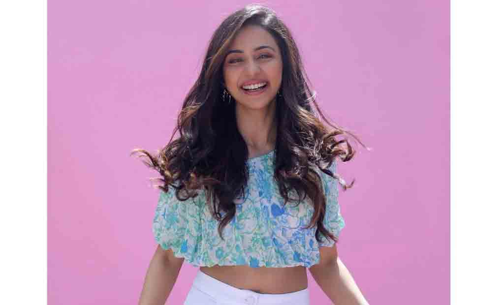 Rakul Preet Singh | రింగా రింగా రోజెస్ పాడుకుంటున్న‌ ర‌కుల్‌ప్రీత్‌సింగ్‌